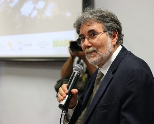 Carlos Américo Pacheco, diretor-geral do CNPEM, discursa durante cerimônia solene de apresentação