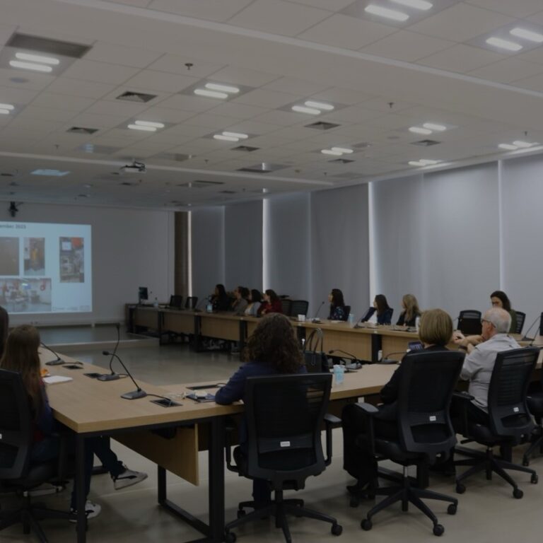 Butantan Uma comitiva de pesquisadores do curso de biotério do Instituto Butantan foi recebida para uma apresentação detalhada sobre o Projeto Orion (Créditos: Divulgação/CNPEM)