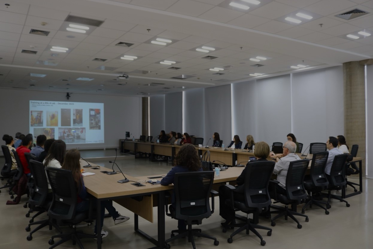 Butantan Uma comitiva de pesquisadores do curso de biotério do Instituto Butantan foi recebida para uma apresentação detalhada sobre o Projeto Orion (Créditos: Divulgação/CNPEM)