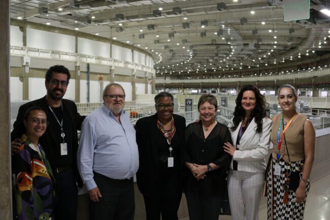 Legenda: Delegação do Institut Pasteur de São Paulo visitou as instalações do Centro Nacional de Pesquisa em Energia e Materiais (Créditos: Divulgação/CNPEM)