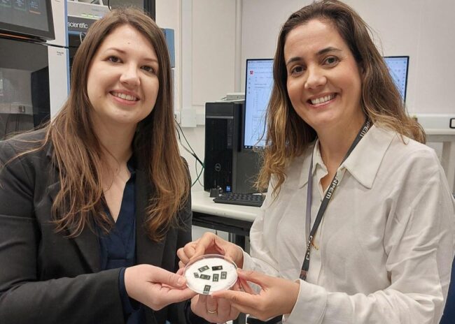 The biosensor is capable of detecting signs of metastasis through saliva, without the need for invasive procedures.