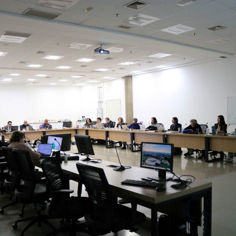 Caption: In addition to members of the Virus Network Steering Committee, the second meeting brought together representatives from different thematic areas involved in the Orion project (Credit: CNPEM).